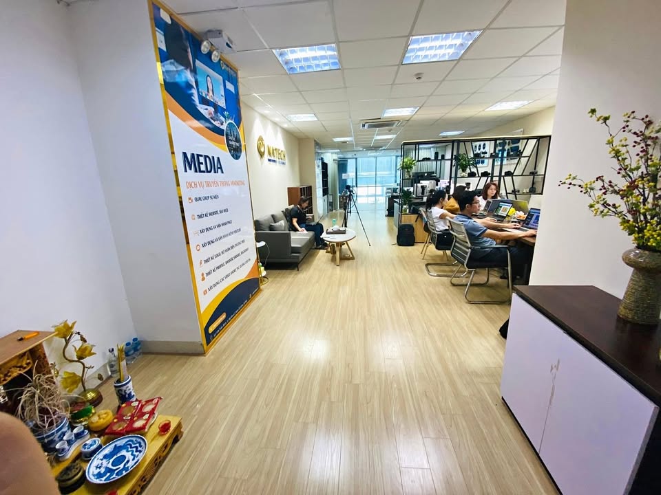 BÁN GẤP NHÀ MẶT PHỐ HÀO NAM, VỈA HÈ KINH DOANH _DT 65M2, 4TẦNG, MT 5M, 21.5TỶ - Ảnh 2