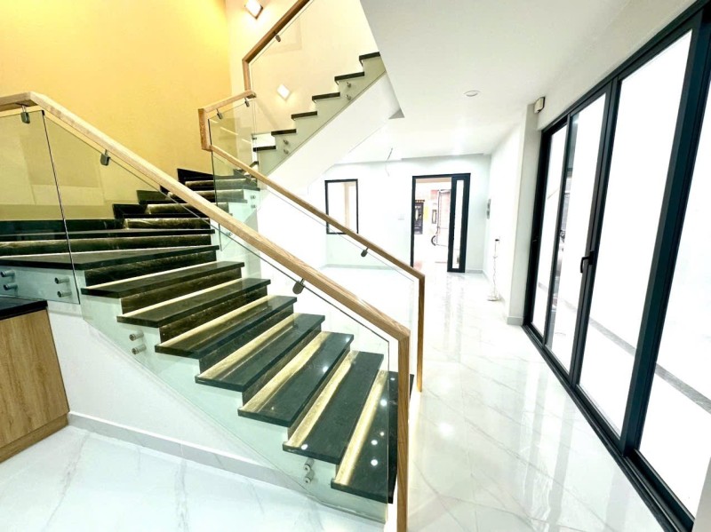 C90 🔥 BÁN NHÀ MẶT TIỀN LÊ VĂN LƯƠNG 123M2, QUẬN 7 – GIẢM SÂU 1.4 TỶ, GIÁ CHỈ 16.x TỶ 🔥 - Ảnh 2