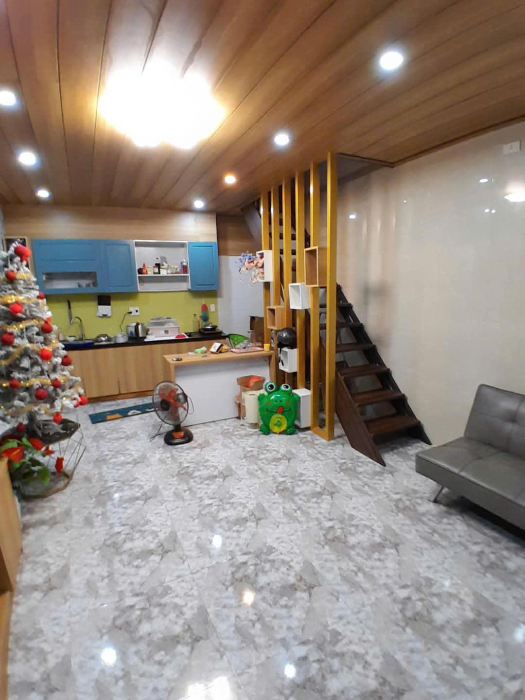 ► Nhà Kiệt Trưng Nữ Vương, gần Lê Đình Thám, 50 m2, 2 tầng sạch đẹp, sân rộng, 2.6 tỷ - Ảnh chính