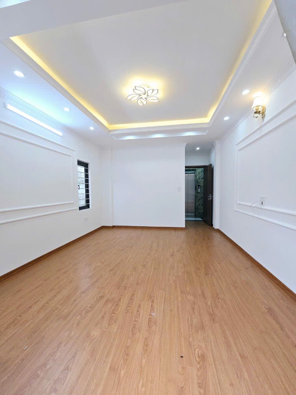 Nhà đẹp Ba Đình 36m2 x 6 tầng thang máy - Lô góc - Gần phố - Ngõ thông. - Ảnh 1