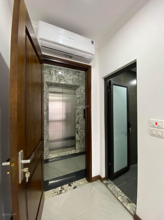 17.5 Tỷ sở hữu Toà nhà 7T Nguyễn Văn Huyên, Ô Tô Tránh , 52M2, MT 4.2M, Kinh Doanh - Ảnh 2