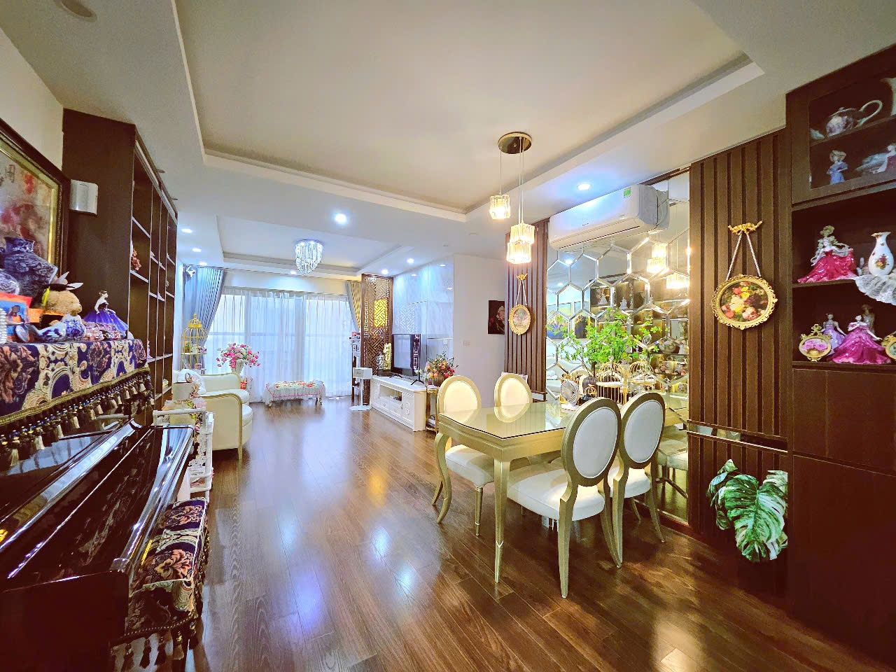 Bán căn hộ 106m2 nội thất hoàng gia mặt phố Trần Hữu Dực Mỹ Đình - Ảnh chính