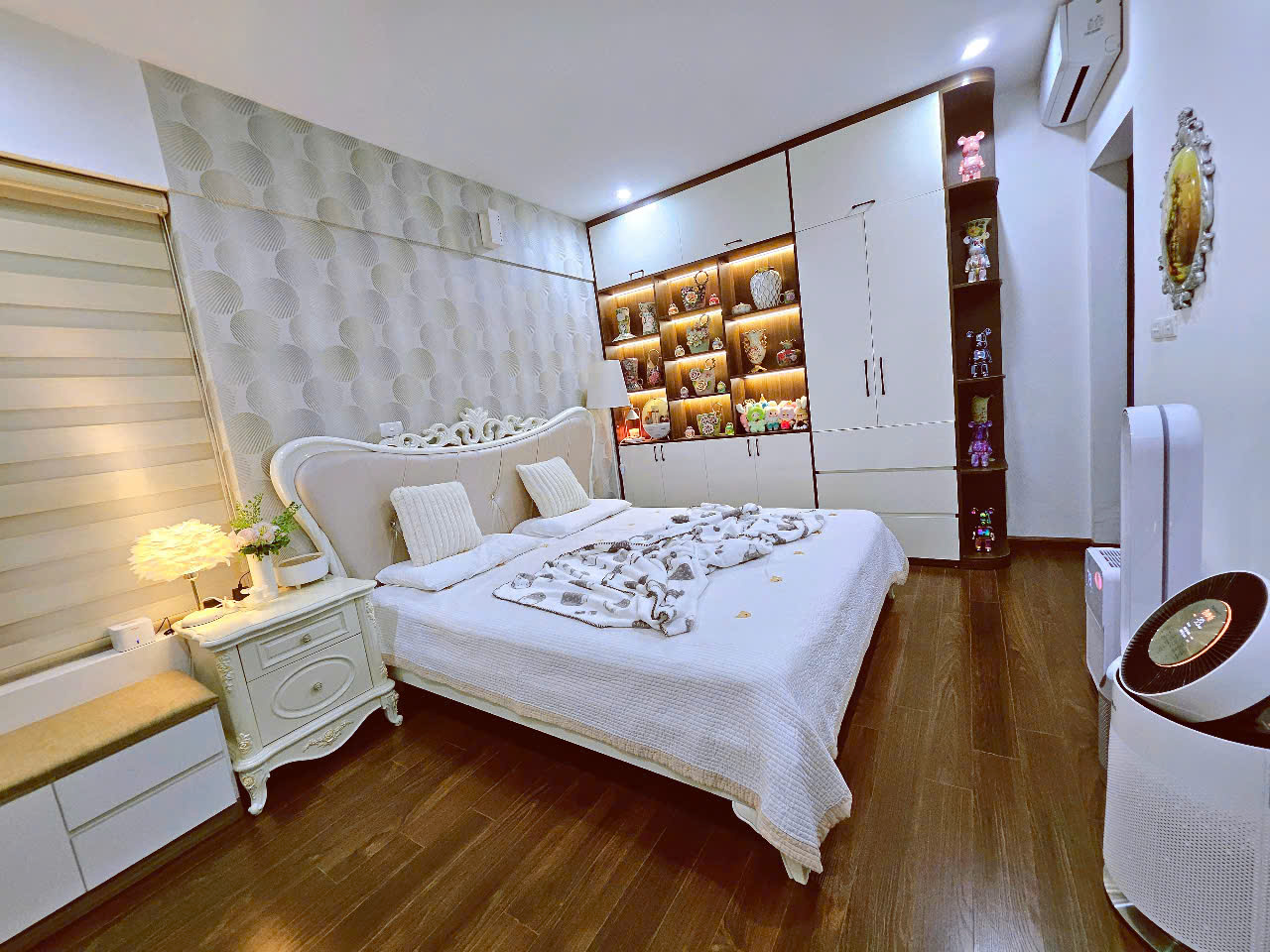 Bán căn hộ 106m2 nội thất hoàng gia mặt phố Trần Hữu Dực Mỹ Đình - Ảnh 1