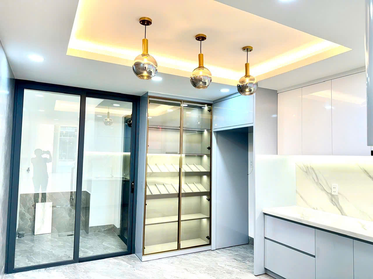 Nhà mới đẹp mặt tiền kinh doanh đầu Nguyễn Thị Minh Khai - 10.9 tỷ - Ảnh chính