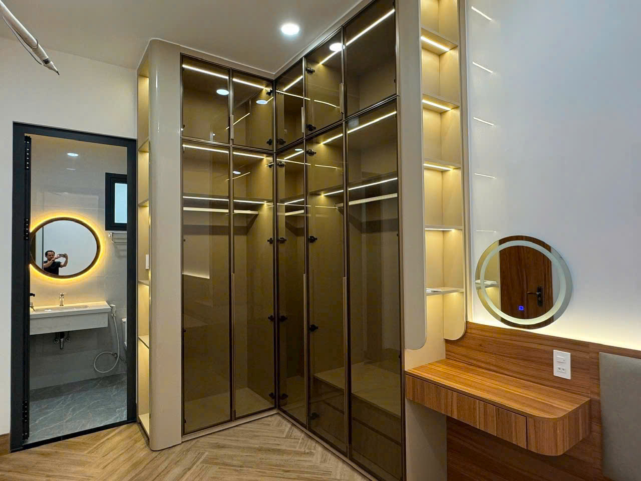Nhà mới đẹp mặt tiền kinh doanh đầu Nguyễn Thị Minh Khai - 10.9 tỷ - Ảnh 1