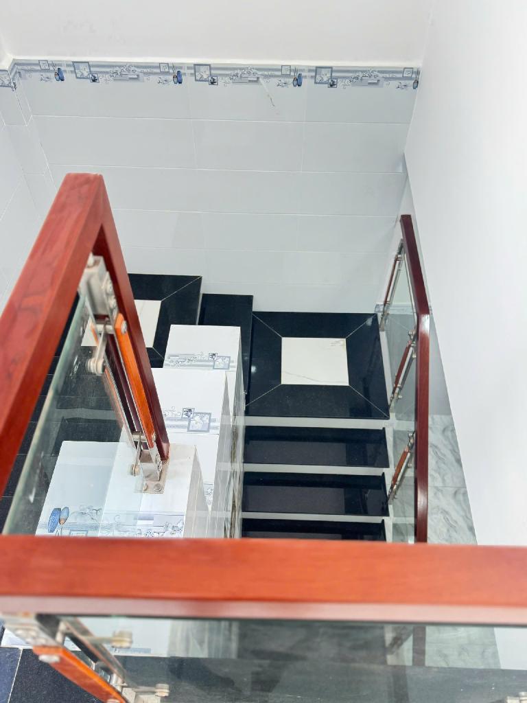NHÀ B.ÁN QUANG TRUNG GV - GẦN NGÃ 4 VỚI PHAN HUY ÍCH & ST EMART2 - HXH - DT 52M² - 2 TẦNG NHỈNH 5 TỶ - Ảnh 3