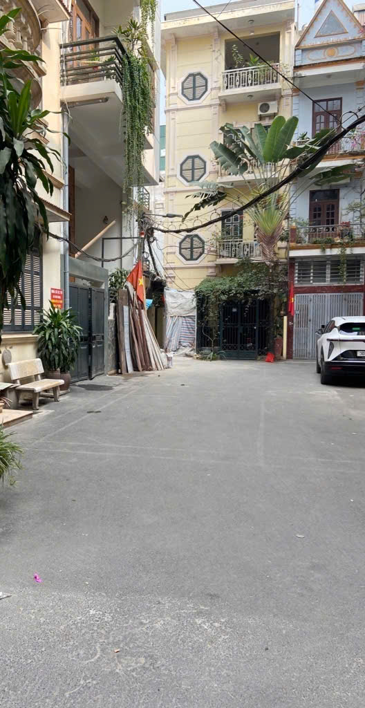 BÁN ĐẤT NGUYỄN HOÀNG TÔN TÂY  HỒ HÀ NỐI, SỔ ĐỎ VUÔNG VẮN , OTO ĐỖ CỬA 40M2. 7.7 TỶ - Ảnh chính