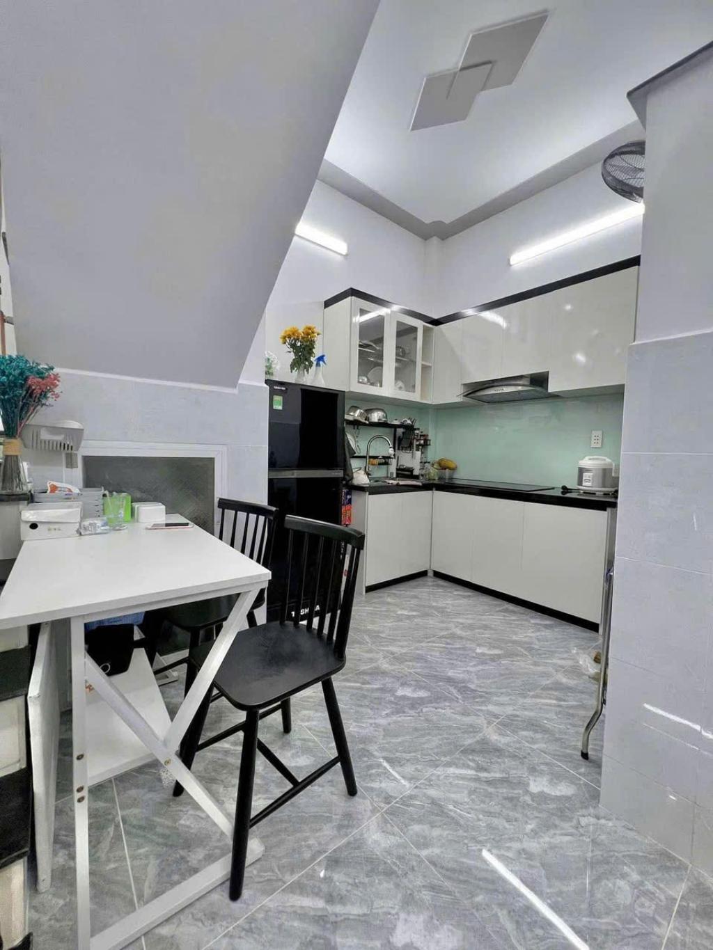 NHÀ 3 TẦNG - HẺM XE HƠI - LÊ VĂN QUỚI BÌNH TÂN - NGÃ TƯ BỐN XÃ - CHỈ 4 TỈ - Ảnh 2