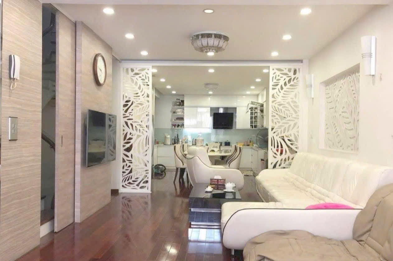 Bán nhà Hoàng Cầu, Trần Quang Diệu trước nhà ô tô tránh - Kinh doanh 60m x Mt 4,6M - Ảnh 2