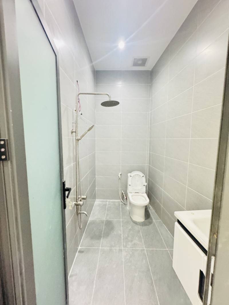 HẺM Ô TÔ TÂN PHÚ ĐỖ CỬA THOẢI MÁI, NGANG 4,2M 3T ST GẦN AEON CHỈ 5 TỶX - Ảnh 1