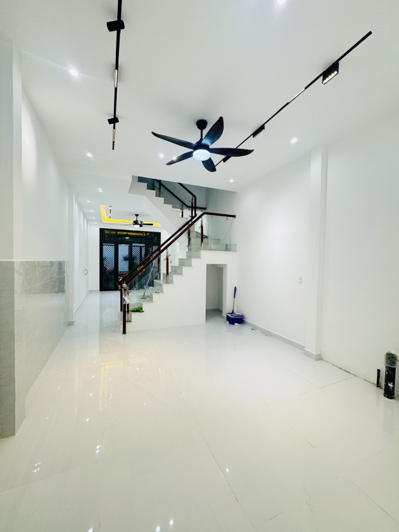 HẺM Ô TÔ TÂN PHÚ ĐỖ CỬA THOẢI MÁI, NGANG 4,2M 3T ST GẦN AEON CHỈ 5 TỶX - Ảnh 2