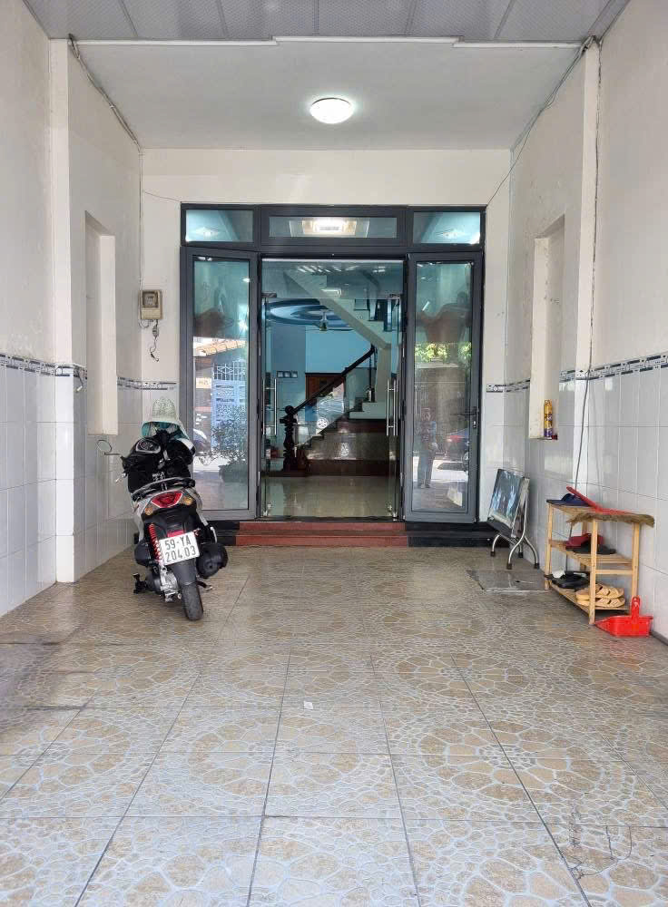 Nhà 4 tấm (4x18) Mặt Tiền Huỳnh Thị Hai, Tân Chánh Hiệp, Quận 12 Giá chỉ 7.8T - Ảnh 1