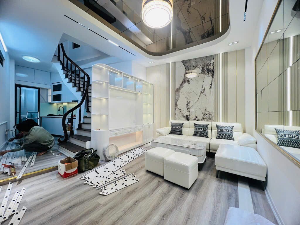 Nhà Ba Đình 5 tầng x mặt tiền 8.4M - Cách mặt phố 20M - Nội thất đẹp - Ngõ thông. - Ảnh chính