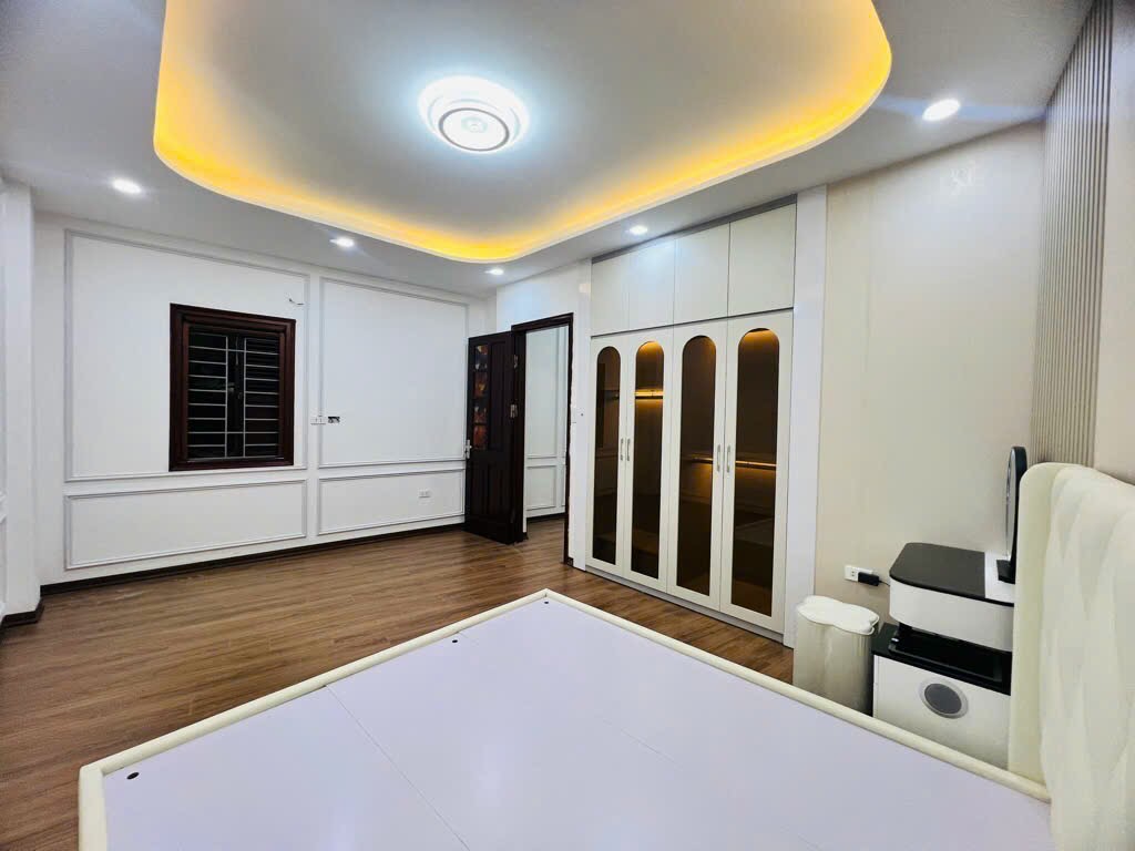 Nhà Ba Đình 5 tầng x mặt tiền 8.4M - Cách mặt phố 20M - Nội thất đẹp - Ngõ thông. - Ảnh 2
