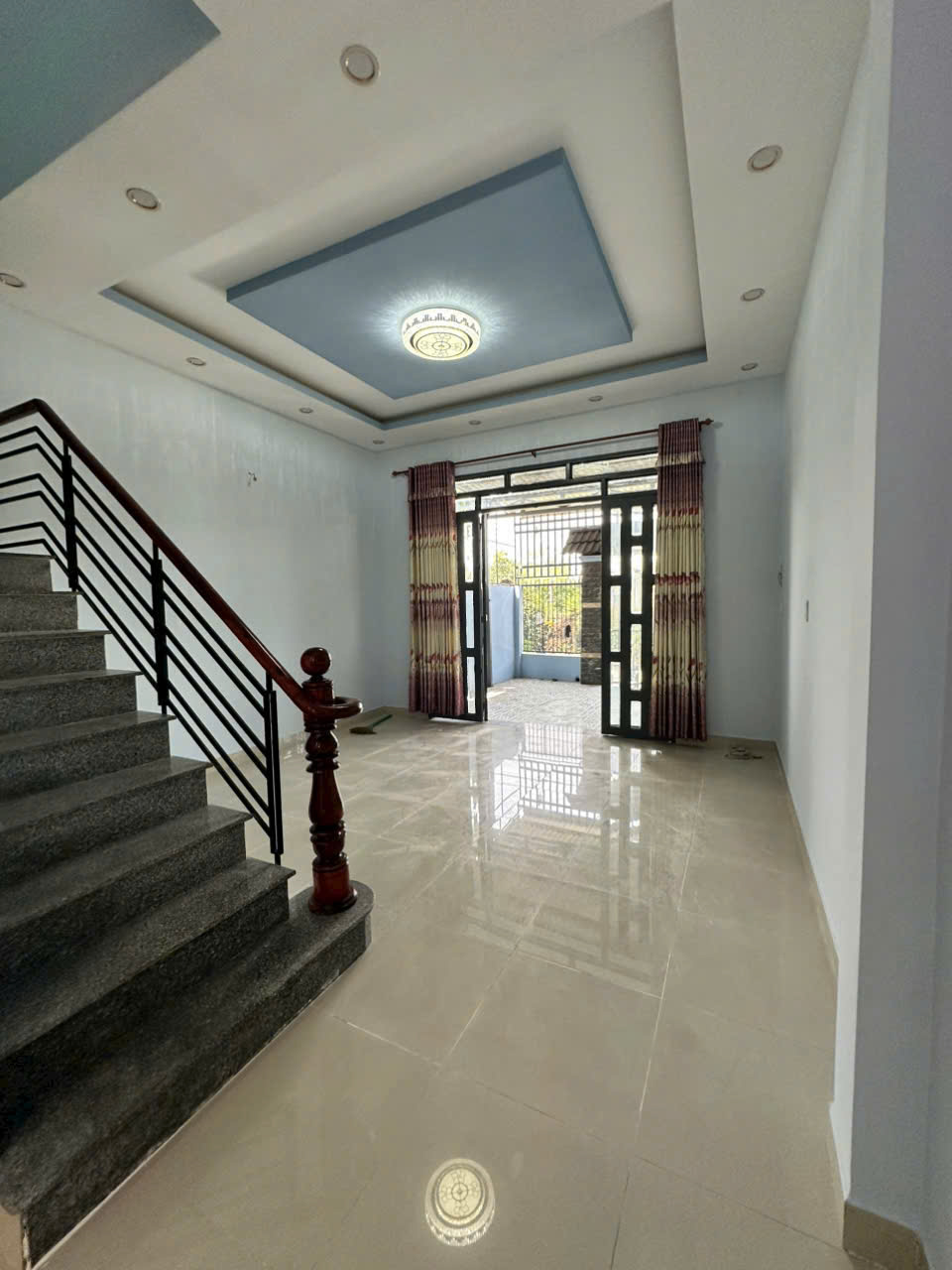 🌹RẺ QUÁ RẺ!HÓC MÔN - ĐƯỜNG 6M THÔNG - NGANG RỘNG HƠN 7M VUÔNG A4 - 133M - 2 TẦNG - MỚI ĐẸP Ở NGAY - Ảnh 2