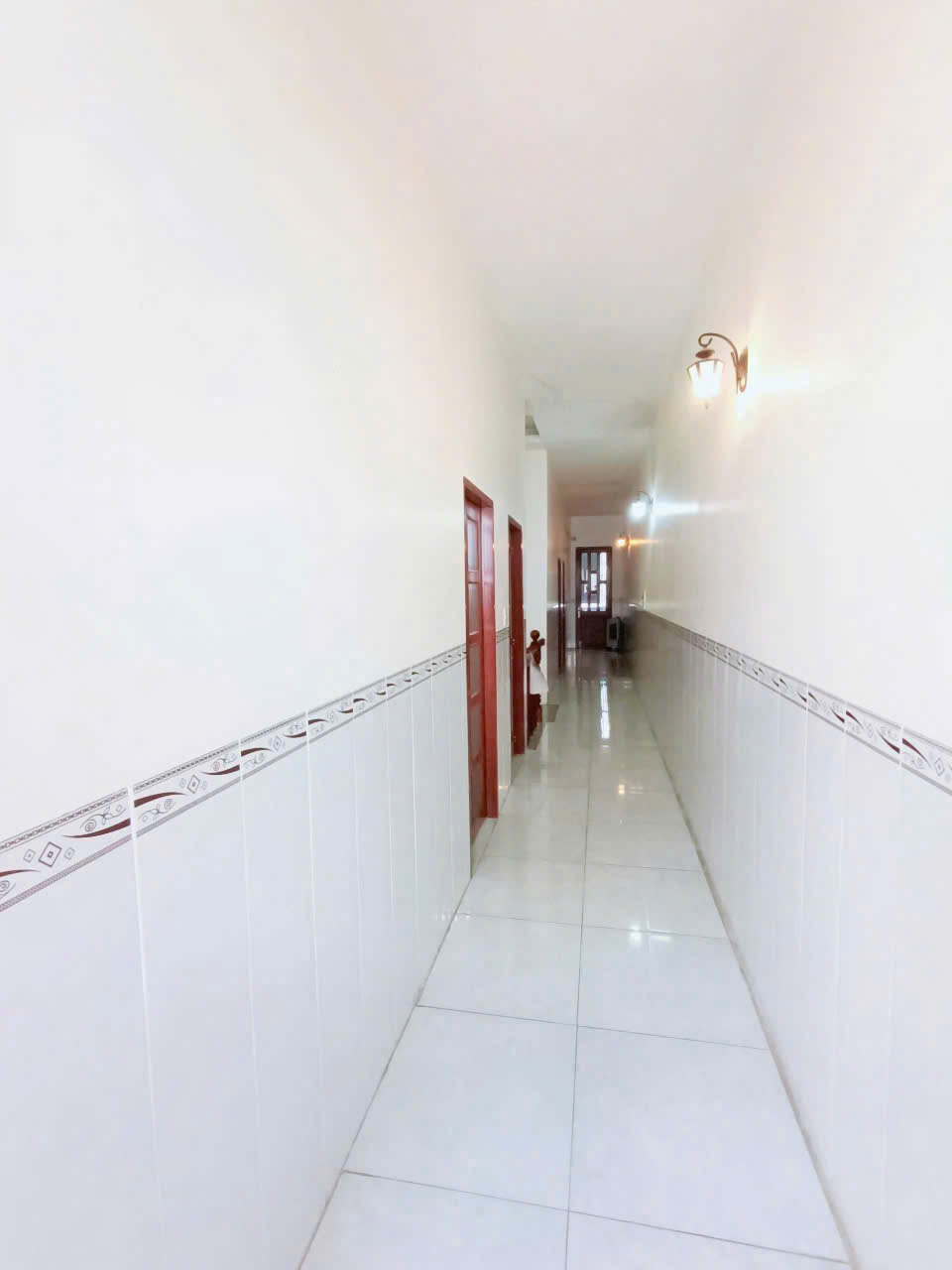 Siêu rẻ! Bán căn nhà lầu đẹp KDC Tân Phong, đường nhựa 8m chỉ 4,3 tỷ - Ảnh 2