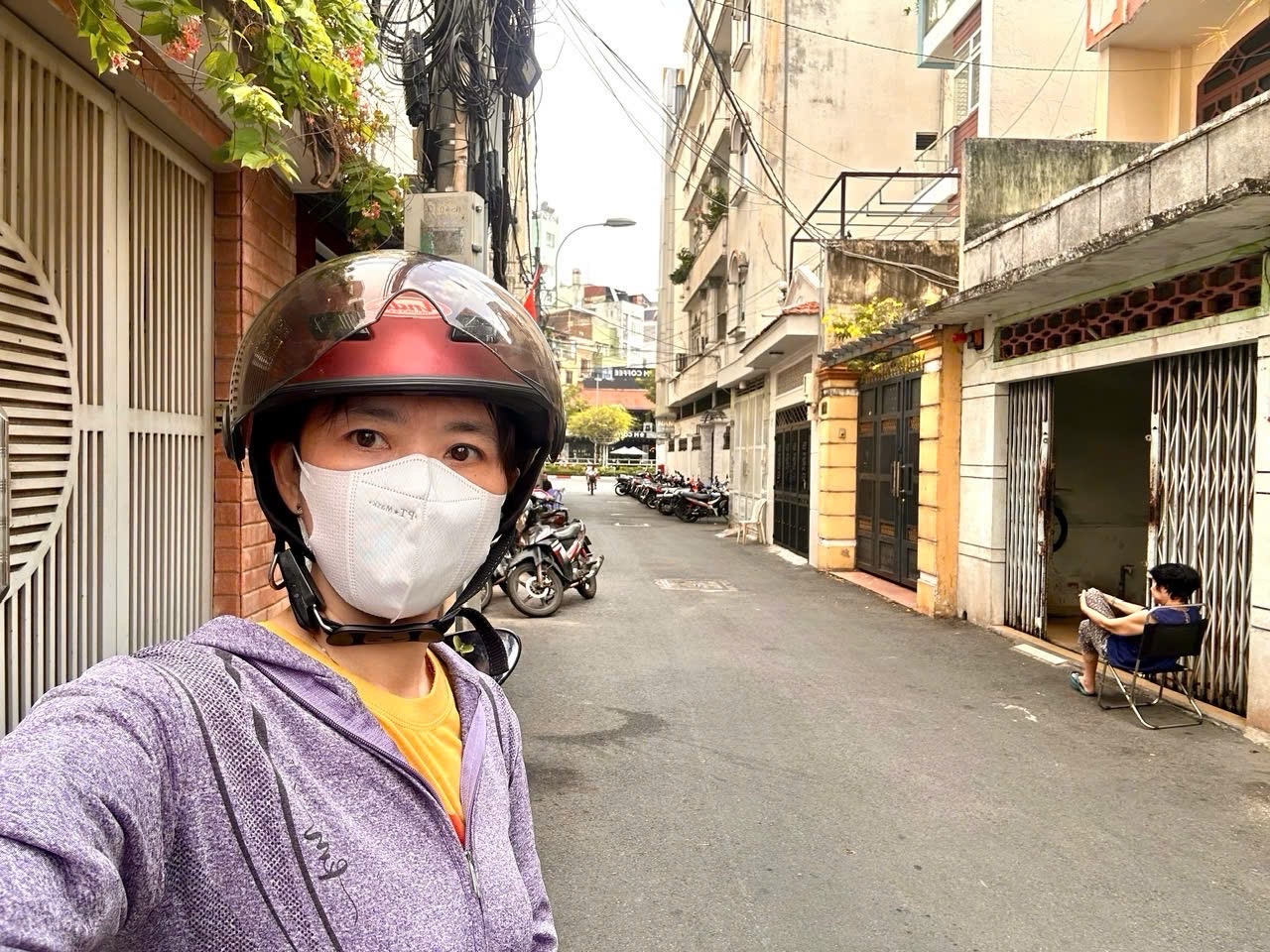 BÁN NHÀ MẶT PHỐ Đ. HOÀNG DIỆU -- XE HƠI NGỦ TRONG NHÀ- VỊ TRÍ VÀNG KHU Q4. - Ảnh chính