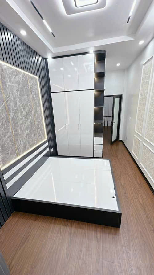 Bán nhà riêng tại Quỳnh Mai, , 34m2, 4PN, 4WC, giá siêu hời 6.25 tỷ - Ảnh 1