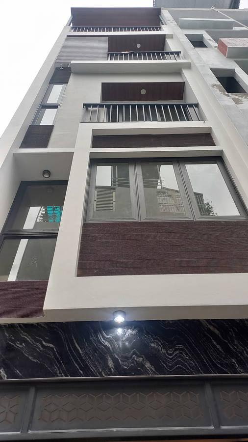 NHÀ ĐẸP BỒ ĐỀ – THANG MÁY – NỘI THẤT XỊN – TRUNG TÂM – NGÕ Ô TÔ VÀO NHÀ - Ảnh chính