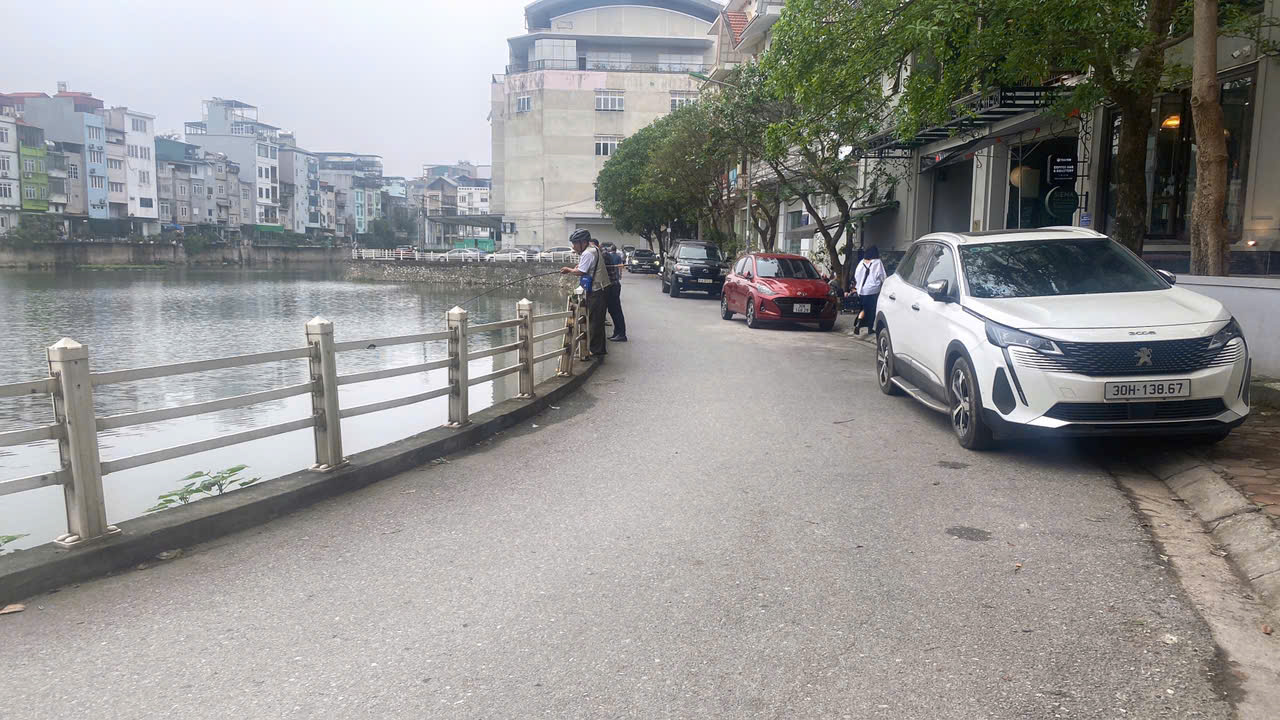 NHÀ ĐẸP DÂN XÂY UY TÍN NGUYỄN VĂN CỪ 42M, 6T, MT4M, THANG MÁY, KD, Ô TÔ TRÁNH. - Ảnh 2