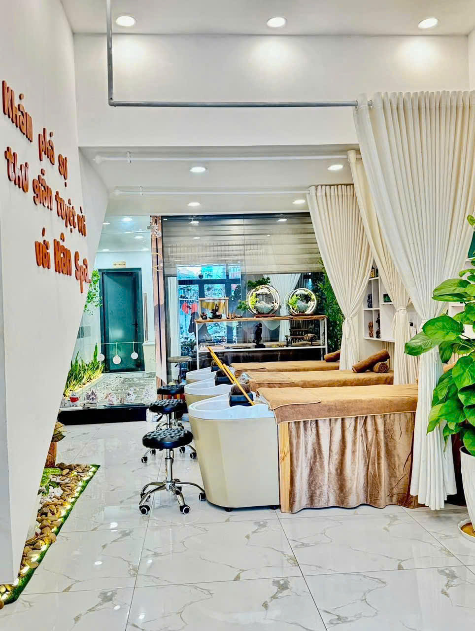 GIÁ MỀM NHẤT QUẬN TÂN PHÚ 14 TỶ- TÔ HIỆU - 1 trệt, 3 lầu, gồm 1 phòng khách, 1 bếp, 4 phòng ngủ, 4 - Ảnh 1