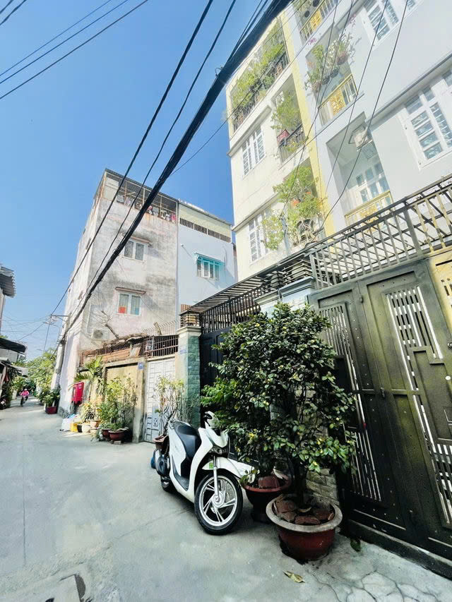 GIÁ MỀM NHẤT QUẬN TÂN PHÚ : 6.2 TỶ - THOẠI NGỌC HẦU -  DT: 45M- Trệt 2 lầu sân thượng.- 4 phòng - Ảnh 3