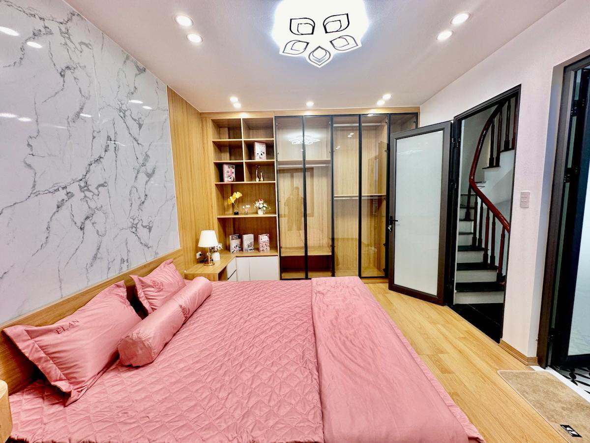Nhà phố Lương Yên-4T 30M-mặt ngõ chợ-ô tô đỗ cửa. - Ảnh 1