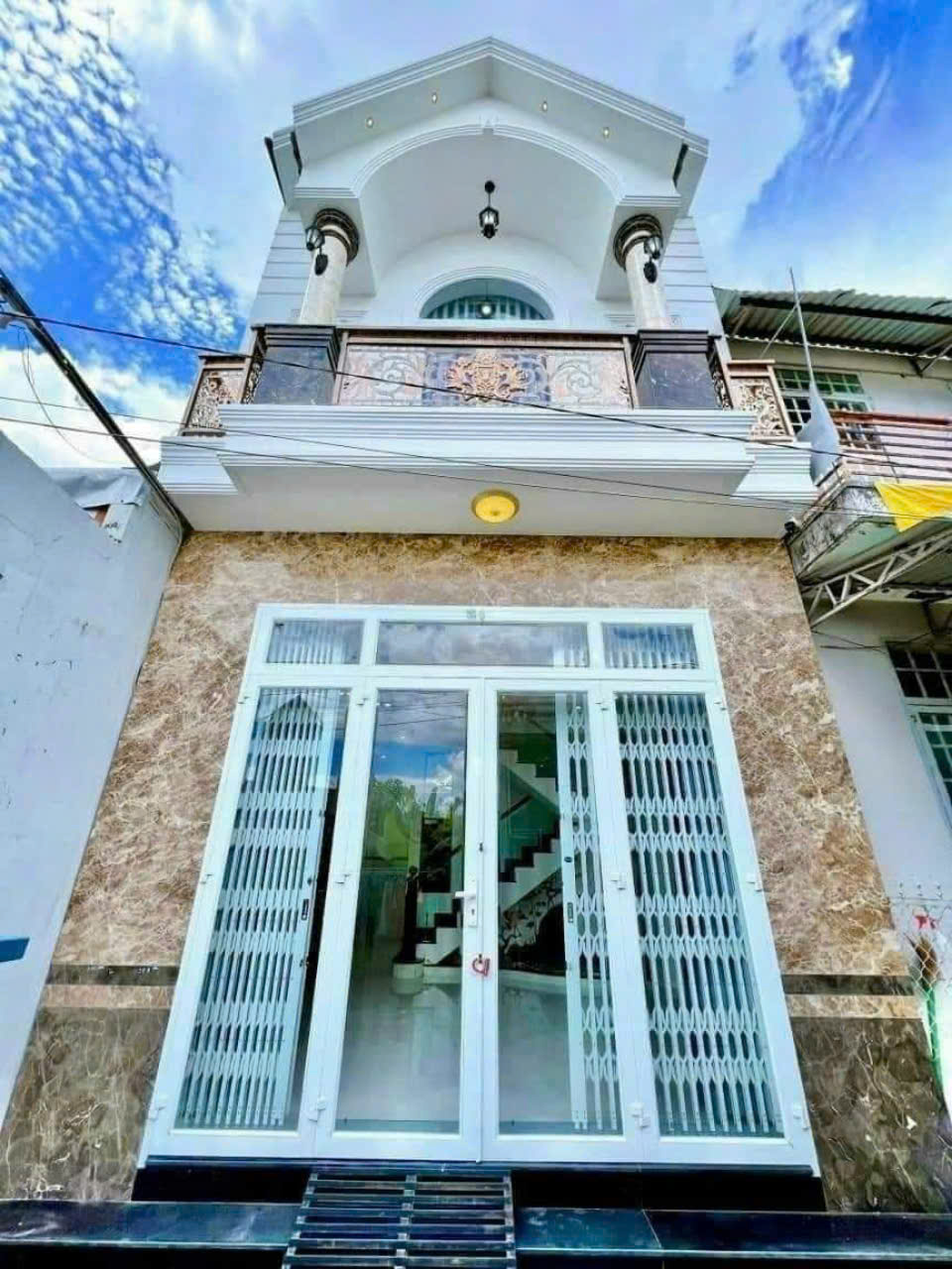 Cho Thuê Nhà lầu MỚI ĐẸP HẼM TRẦN VĨNH KIẾT - Ảnh chính