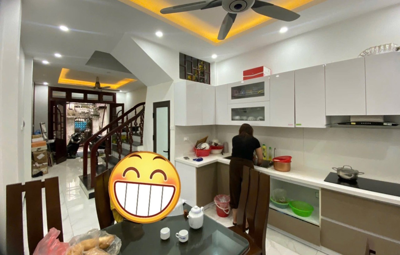 CẦN BÁN GẤP NHÀ ĐÀO TẤN - VỊ TRÍ TRUNG TÂM - NGÕ THÔNG BA GÁC - GIÁ 9.3 TỶ - Ảnh 2