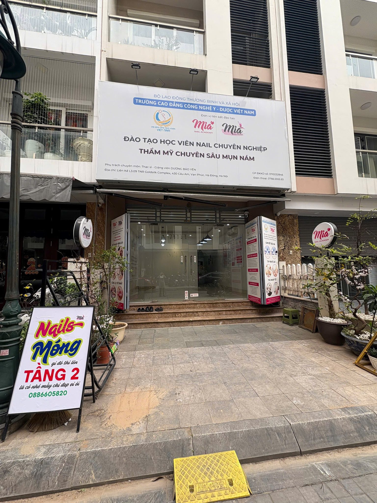 VẠN PHÚC HÀ ĐÔNG cho thuê LIỀN KỀ làm cửa hàng về LÀM ĐẸP, THẨM MỸ - Ảnh chính