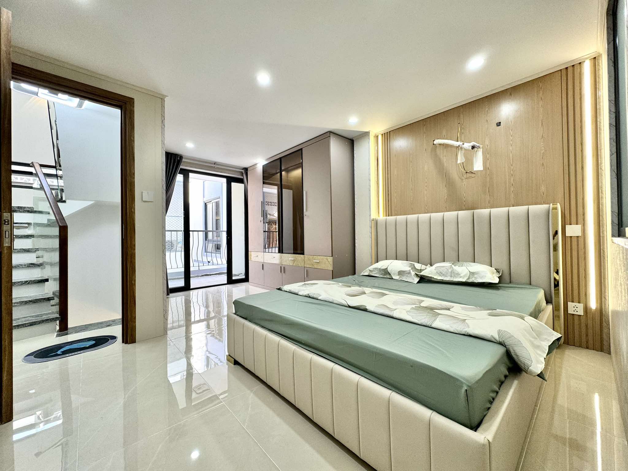 Bán Nhà Nguyên Hồng 45m2, Ngang 5.2m , 4 Tầng, Ôtô Tới Nhà Nhỉnh 7 Tỉ - Ảnh 2