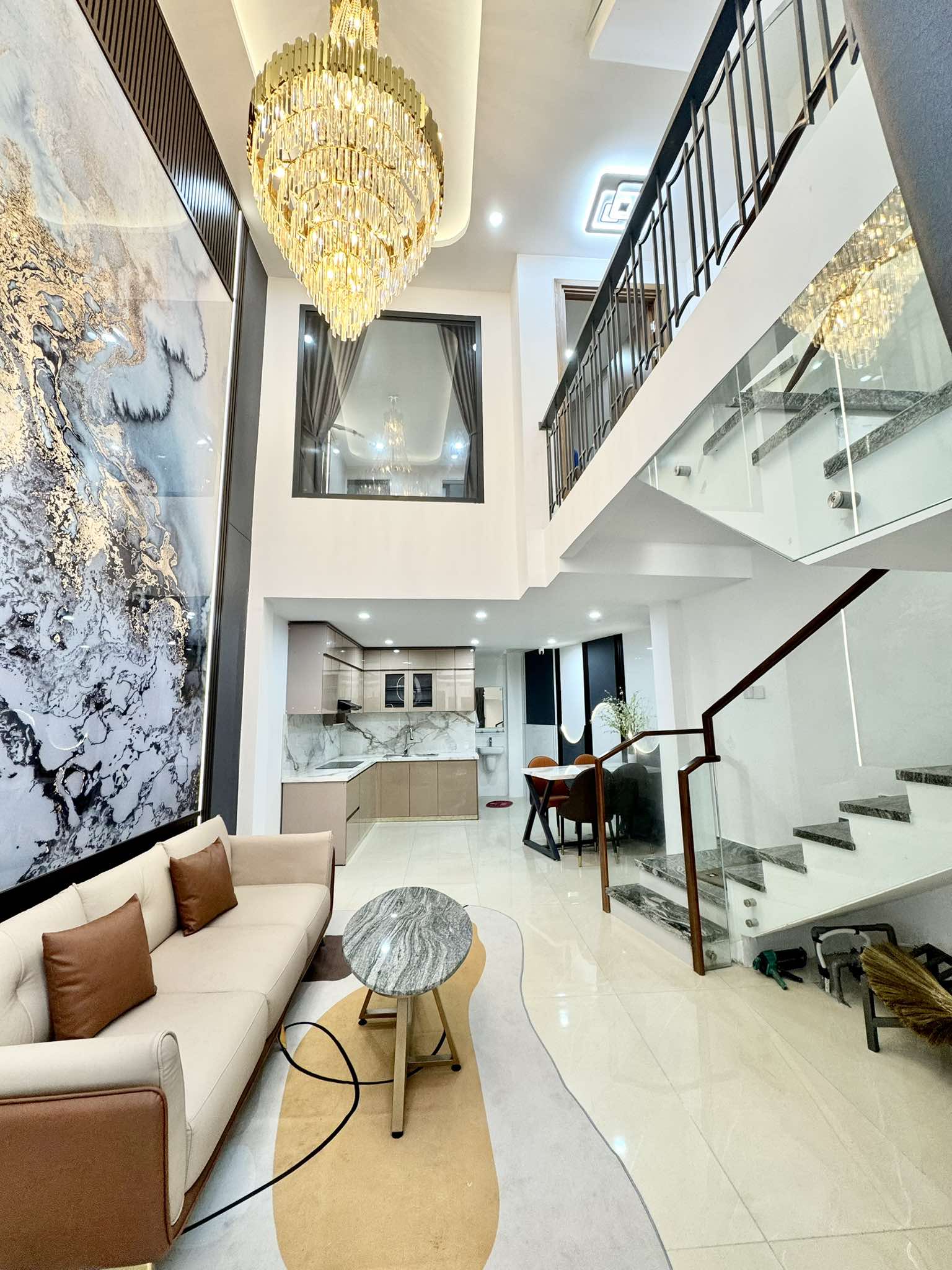 Bán Nhà Nguyên Hồng 45m2, Ngang 5.2m , 4 Tầng, Ôtô Tới Nhà Nhỉnh 7 Tỉ - Ảnh chính