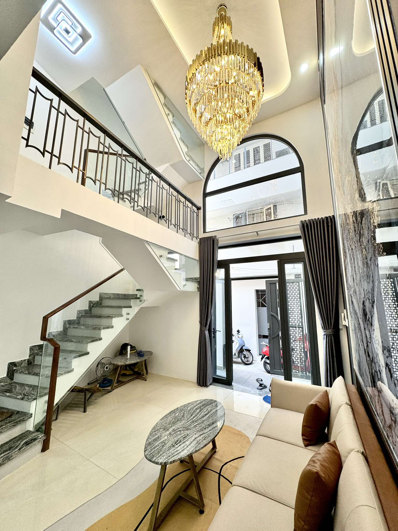 Bán Nhà Nguyên Hồng 45m2, Ngang 5.2m , 4 Tầng, Ôtô Tới Nhà Nhỉnh 7 Tỉ - Ảnh 1