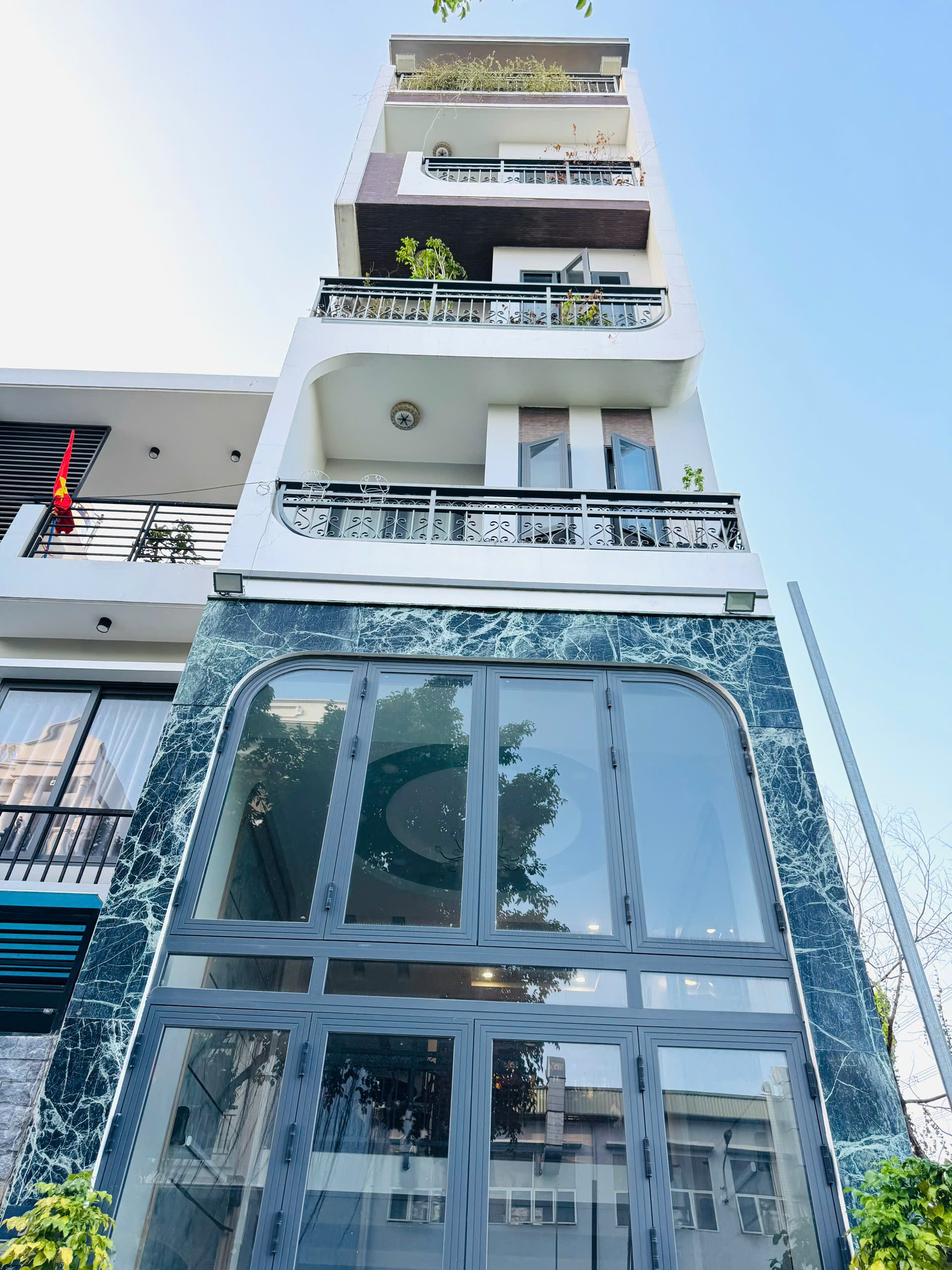 Siêu Phẩm 6 Tầng Đối Diện Công Viên KDC Nam Long <br>Ngay Ngã Tư Hồ Ngọc Lãm - Võ Văn Kiệt - Ảnh chính