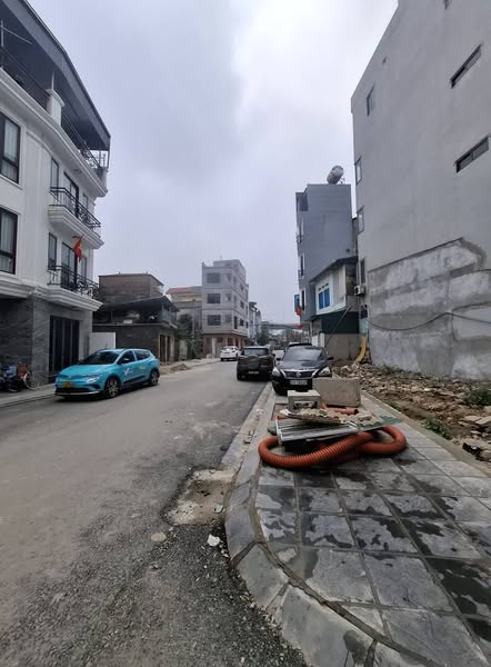 Bán đất tặng nhà C4 ngõ 26 Thượng Thanh, 50m x 4m oto tận cửa chỉnh nhỉnh 5 tỷ. LH 0936123469 - Ảnh 1