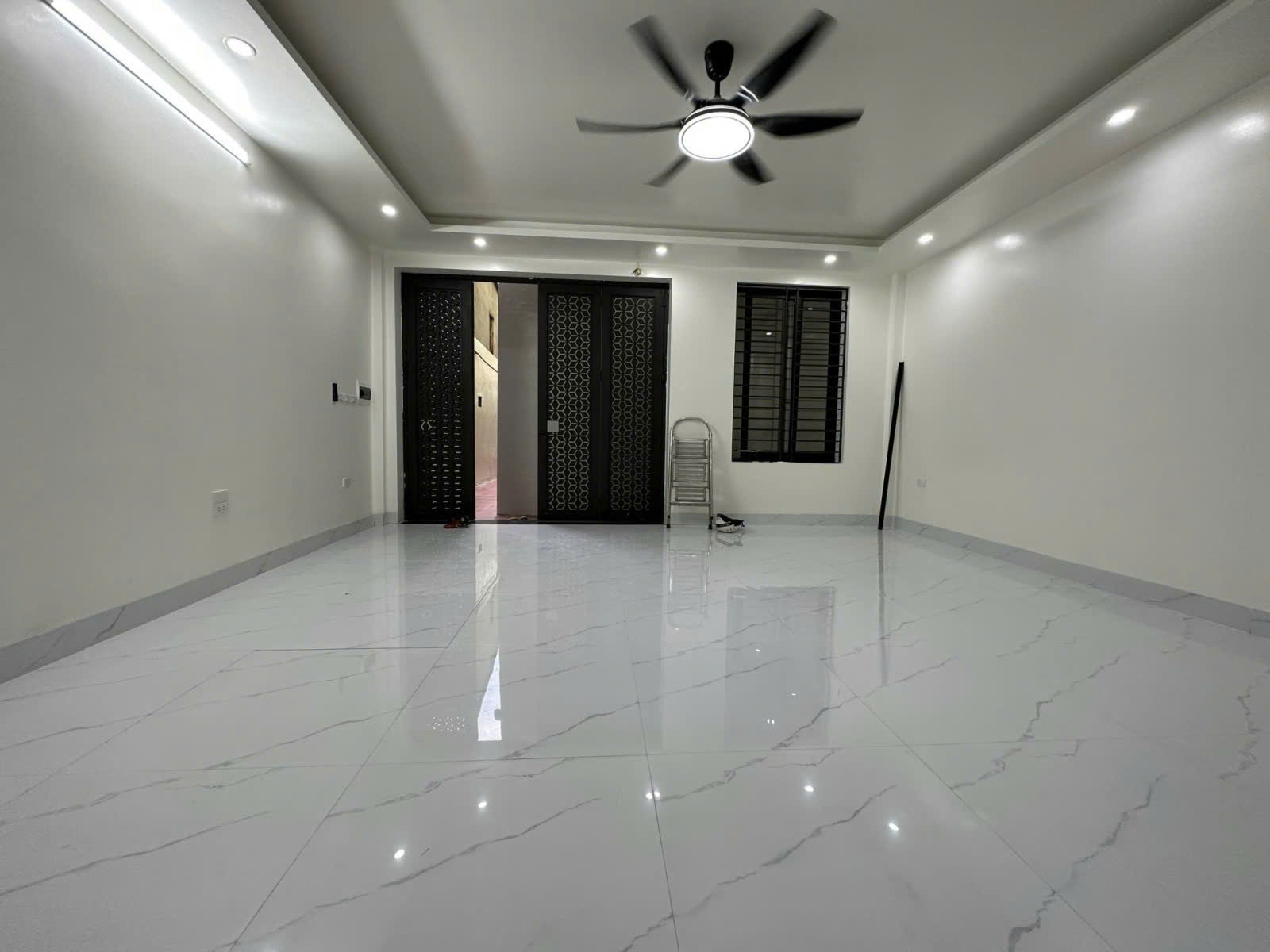BÁN NHÀ DÒNG TIỀN MINH KHAI – 75M² – 5 TẦNG – THANG MÁY – DOANH THU 50 TRIỆU / THÁNG - CHỈ 12.5 TỶ - Ảnh chính