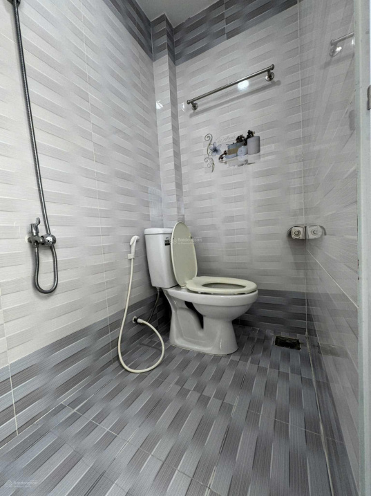 Nhà riêng HXHX chỉ 6,5 tỷ, 42 m2, 7PN, 7WC, Lũy Bán Bích, Q.TP đẹp, tiện ích - Ảnh 3