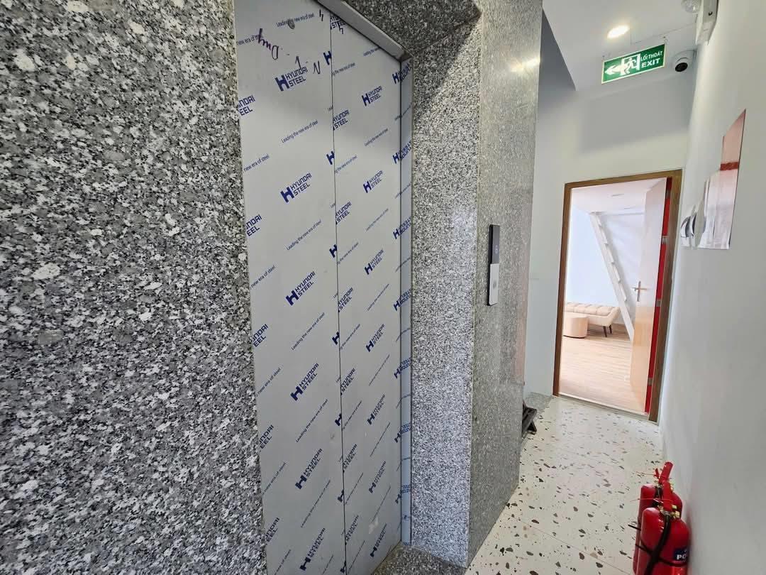 Bán tòa nhà (10P.KK) phố Võ Chí Công 50m2 6tầng thang máy 12.8 tỷ Cầu Giấy - Ảnh chính