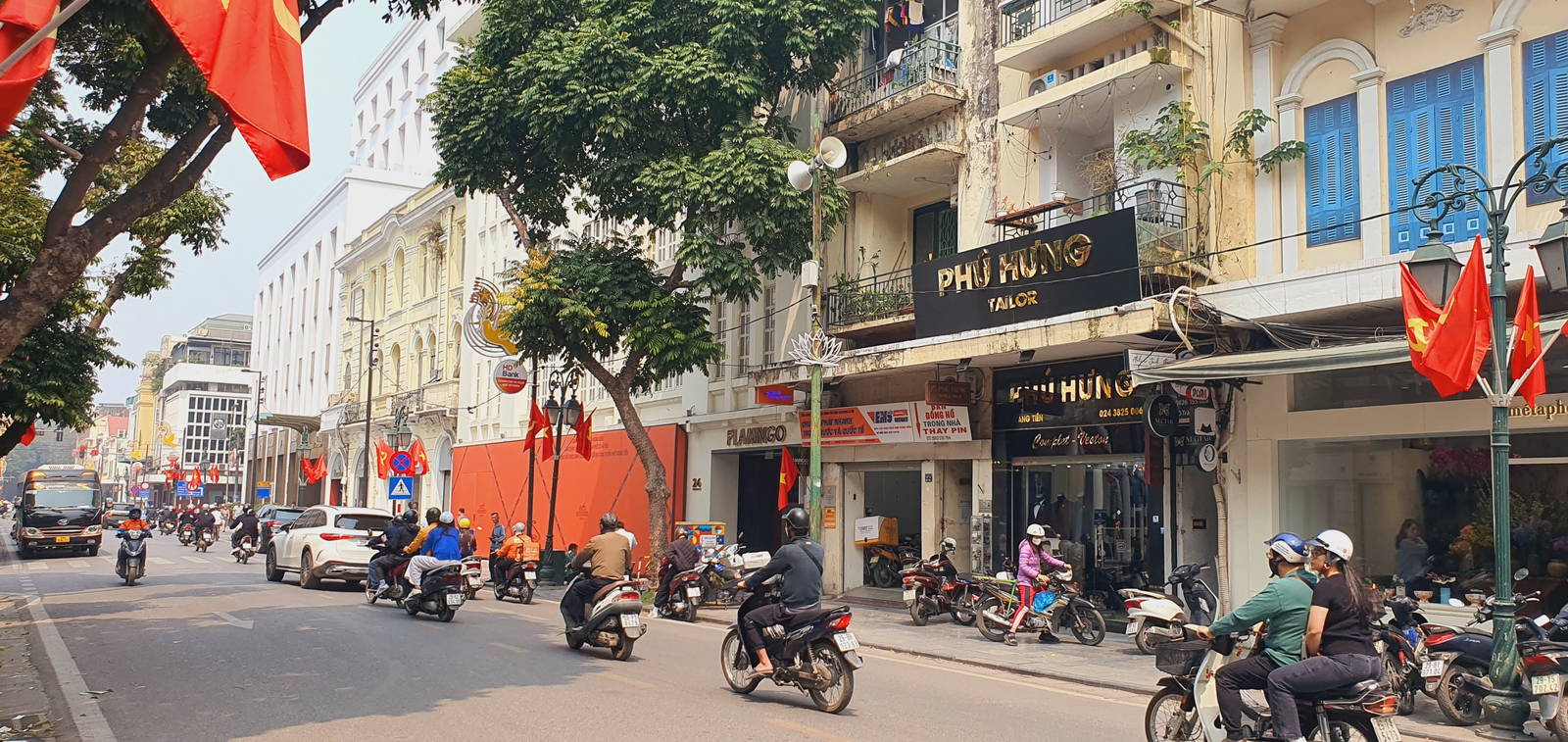 Mặt Phố Tràng Tiền mt5m2, giá siêu tốt, dt 100m2, chủ nhà thiện chí - Ảnh 2