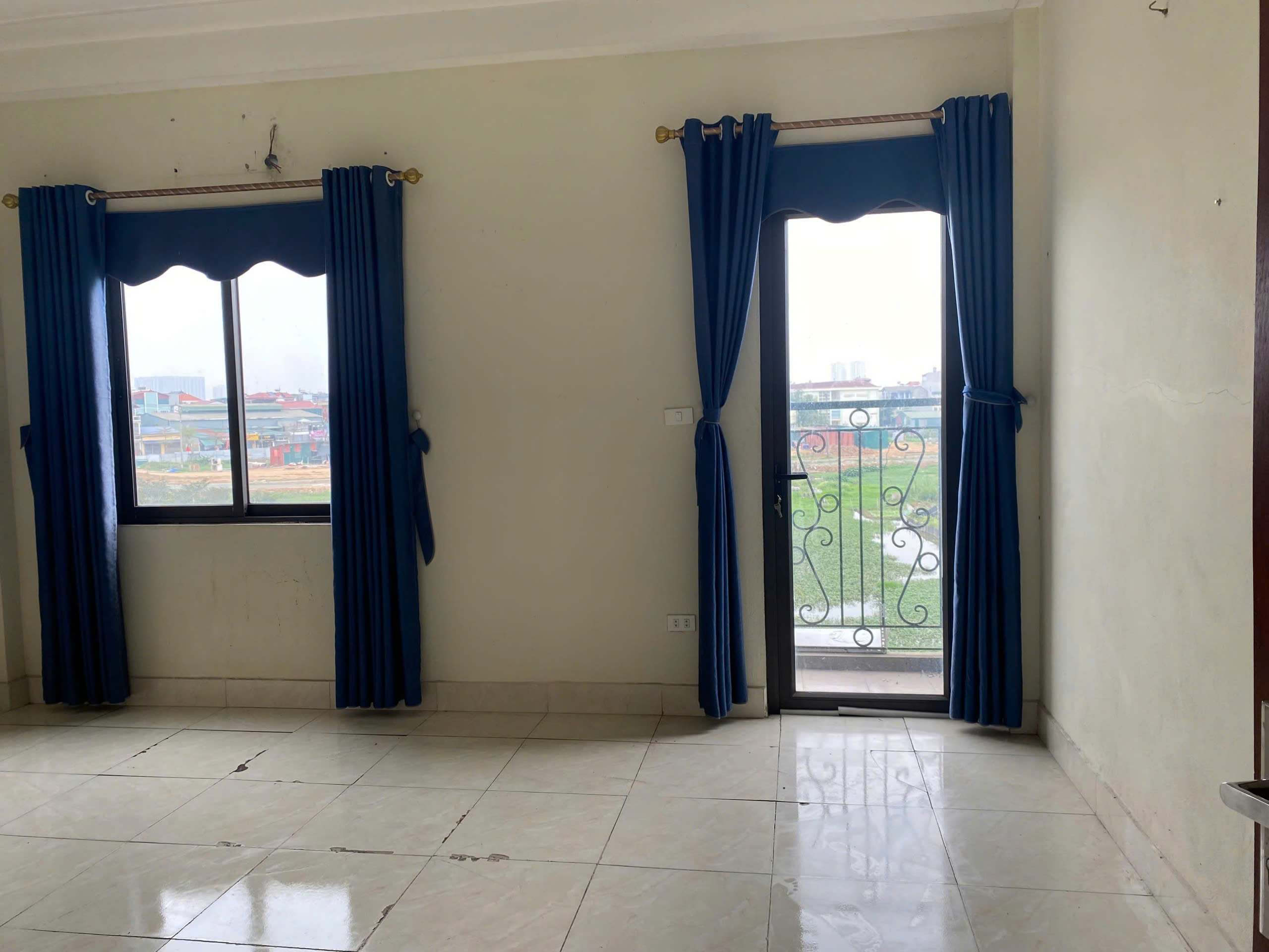 Cho thuê tầng 3 có 2 phòng ngủ, 1 nhà vệ sinh (60m2) tại Kim Chung, Hoài Đức - Ảnh 1