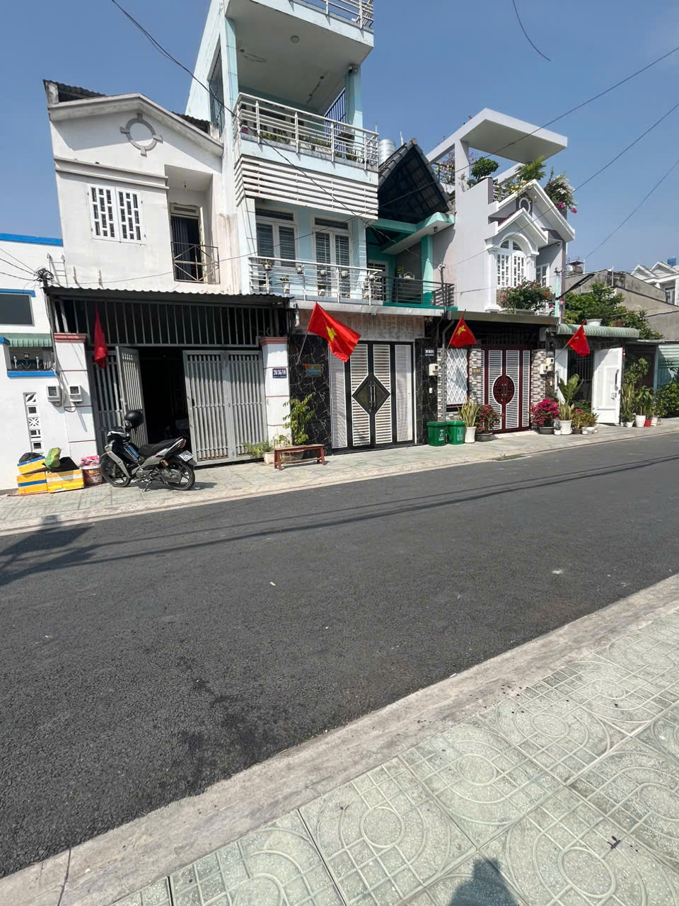Nhà MT 4pn trệt lầu, 4x20m, hẻm 8m thông, giá siêu rẻ 7.5tr - Ảnh 3