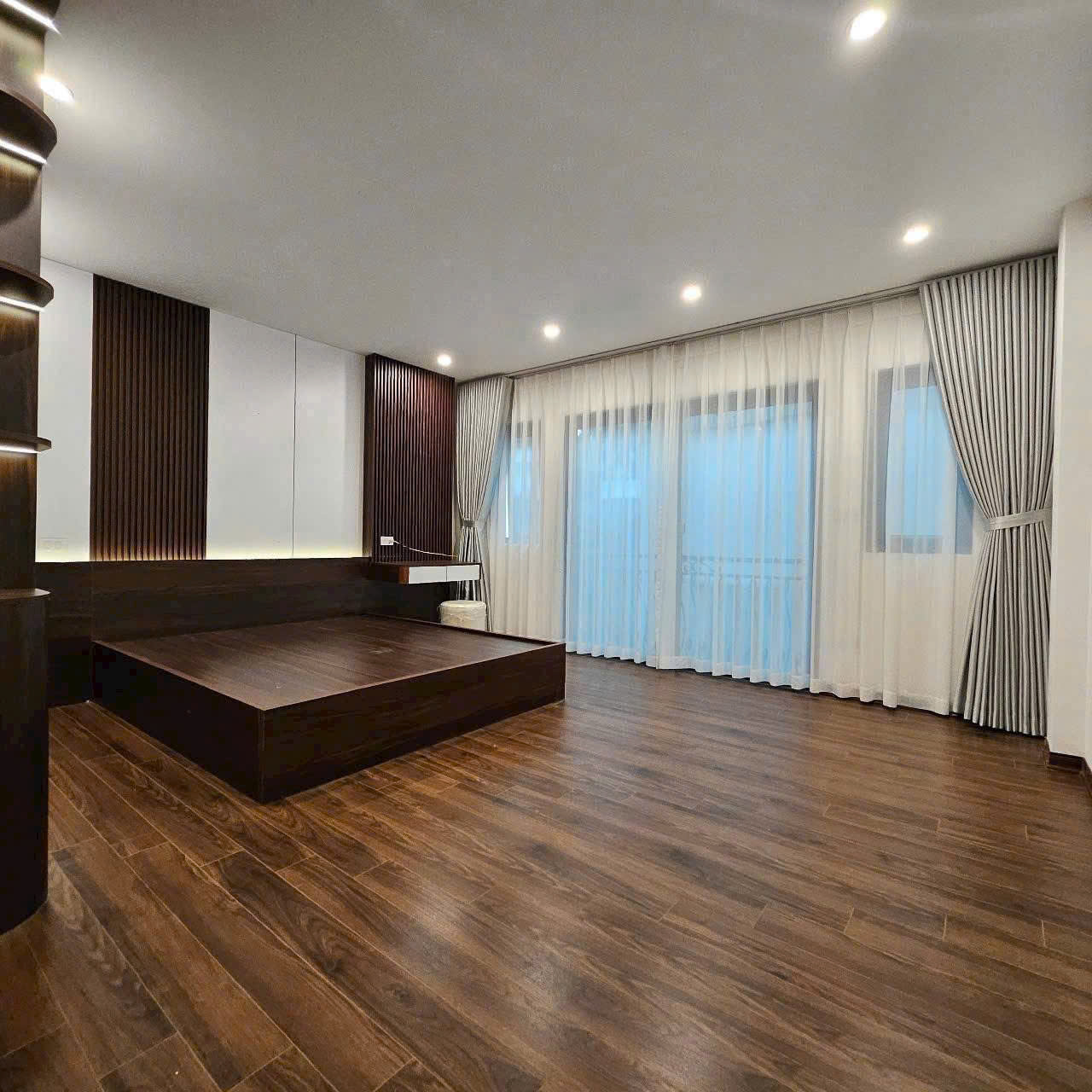 NHÀ MƯỚI XÂY ĐỘC LẬP Ô TÔ QUA ThượngThượng Thanh 42m2,X  6 Tầng,mặt tiền 5m, 7.4 tỷ Long Biên. - Ảnh 3
