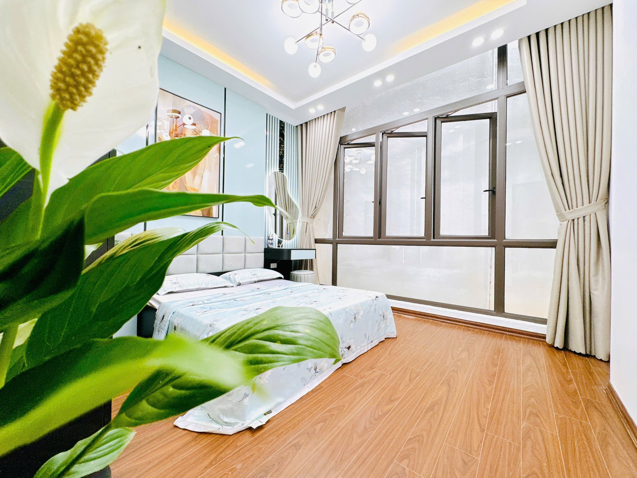 Bán Nhà Ngõ 135 Phố Đội Cấn 36/40m2 x 4 tầng, ngõ thông, nhà mới kính koong full nội thất với 4 - Ảnh 1