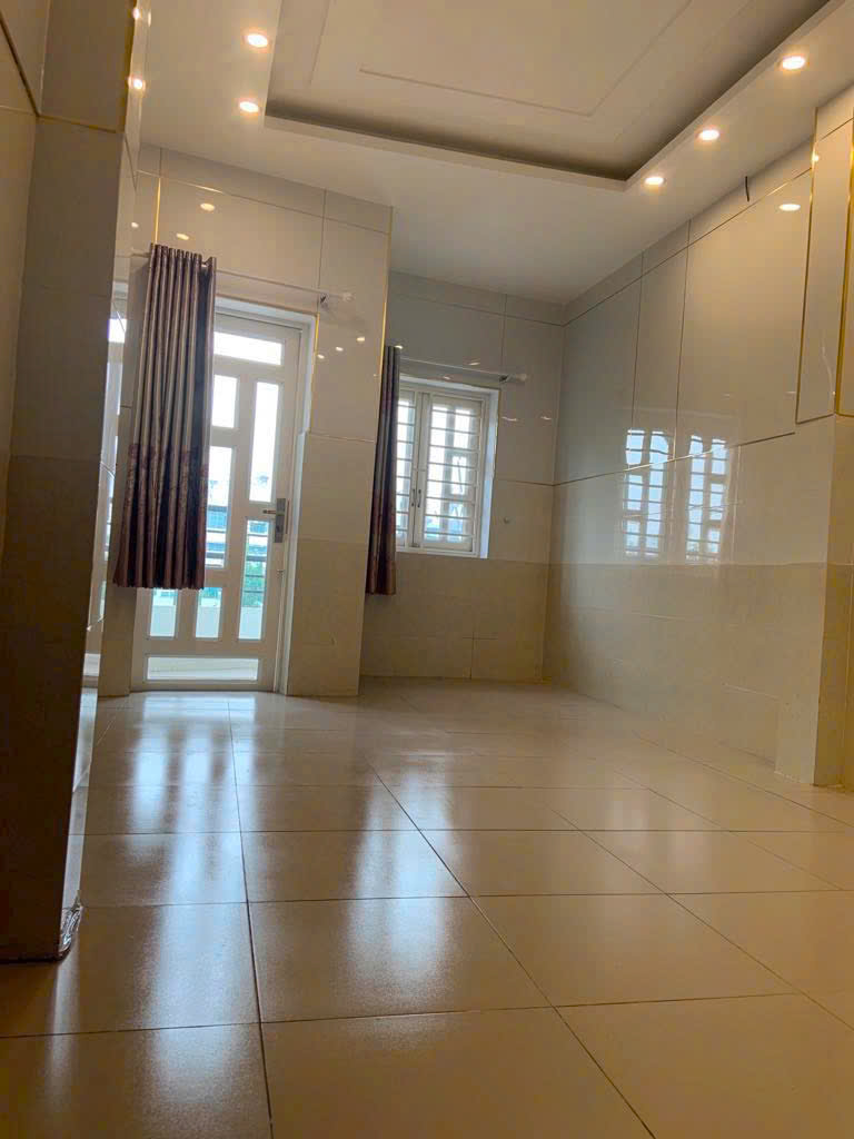 Quận Tân Bình ! Cho thuê nhà 2 mặt tiền trước sau đường Hoàng Sa p5 Tân Bình , Tel : 0932167082  ( - Ảnh 4