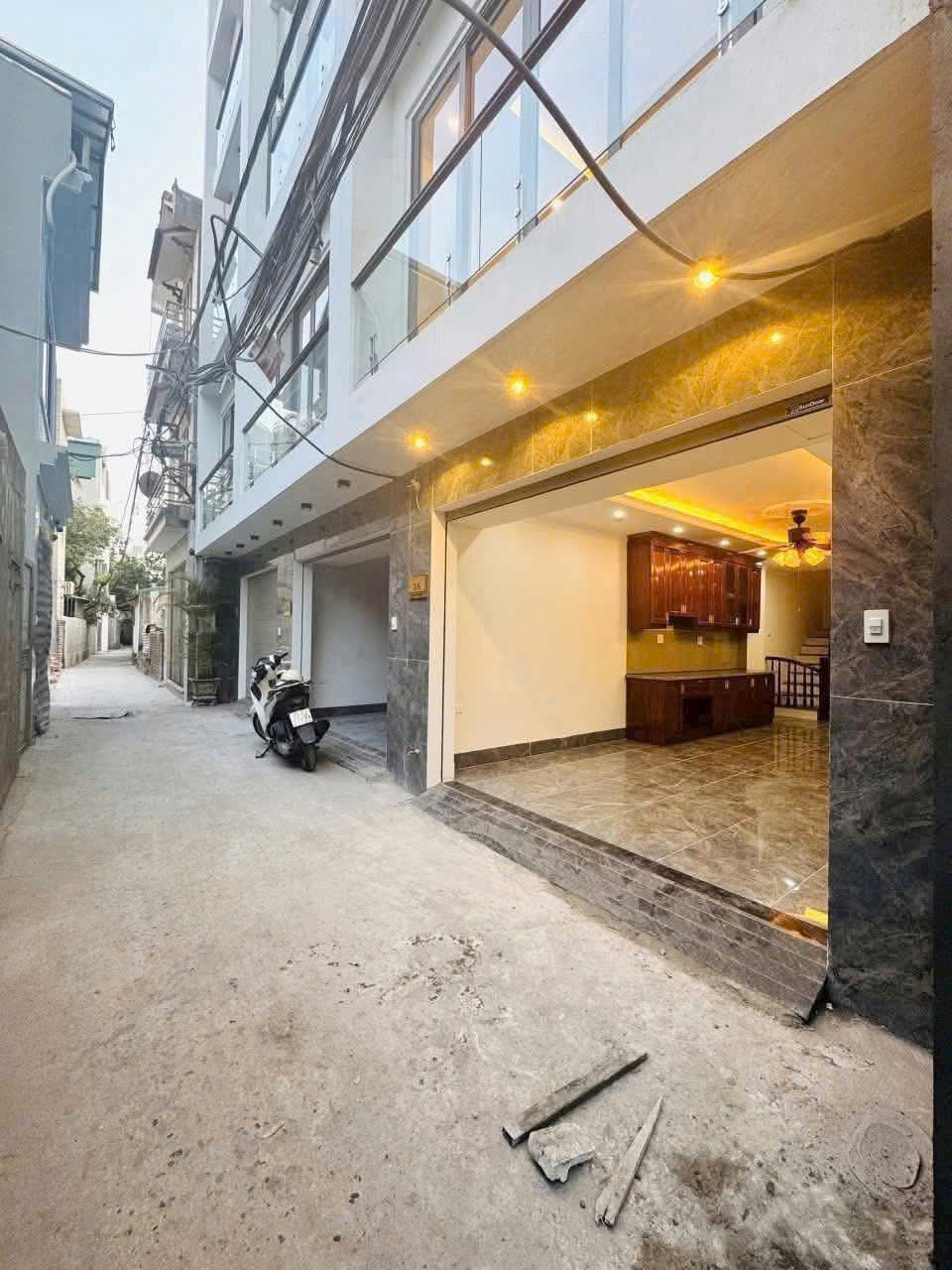 NHÀ MỚI Ô TÔ ĐỖ CỬA TẶNG NỘI THẤT Thạch Bàn- Long Biên 38m2,X6 tầng, mặt tiền 6m,7.6 tỷ Long Biên. - Ảnh chính