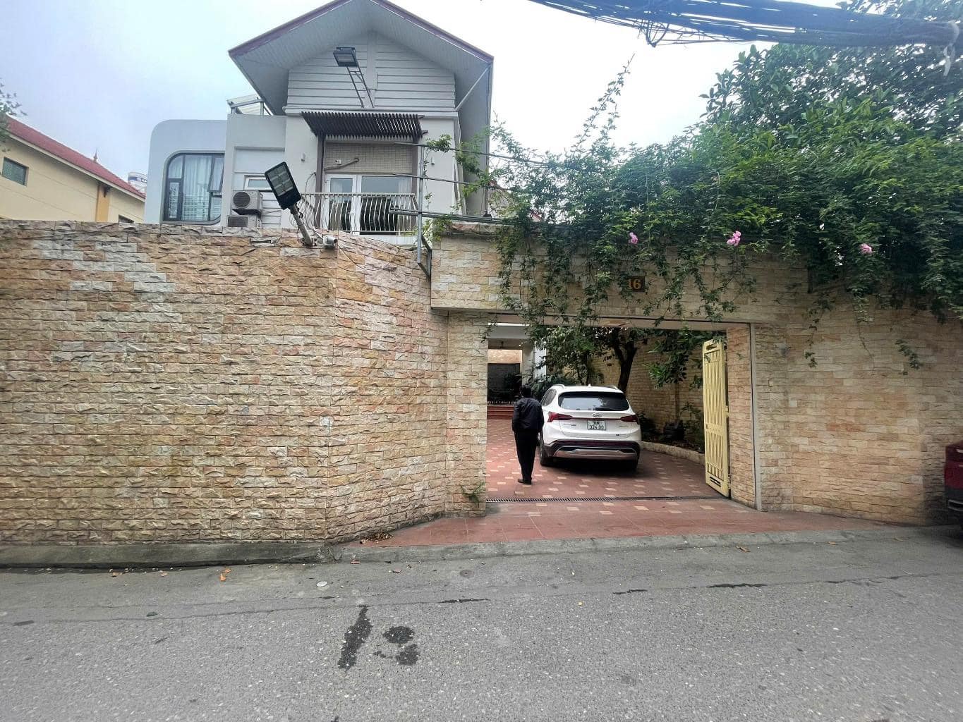 biệt thự sân vườn Ngọc Thuỵ, 320m x 4 tầng, mặt tiền 13.5m, phong cách Châu Âu, nội thất nhập khẩu, - Ảnh chính