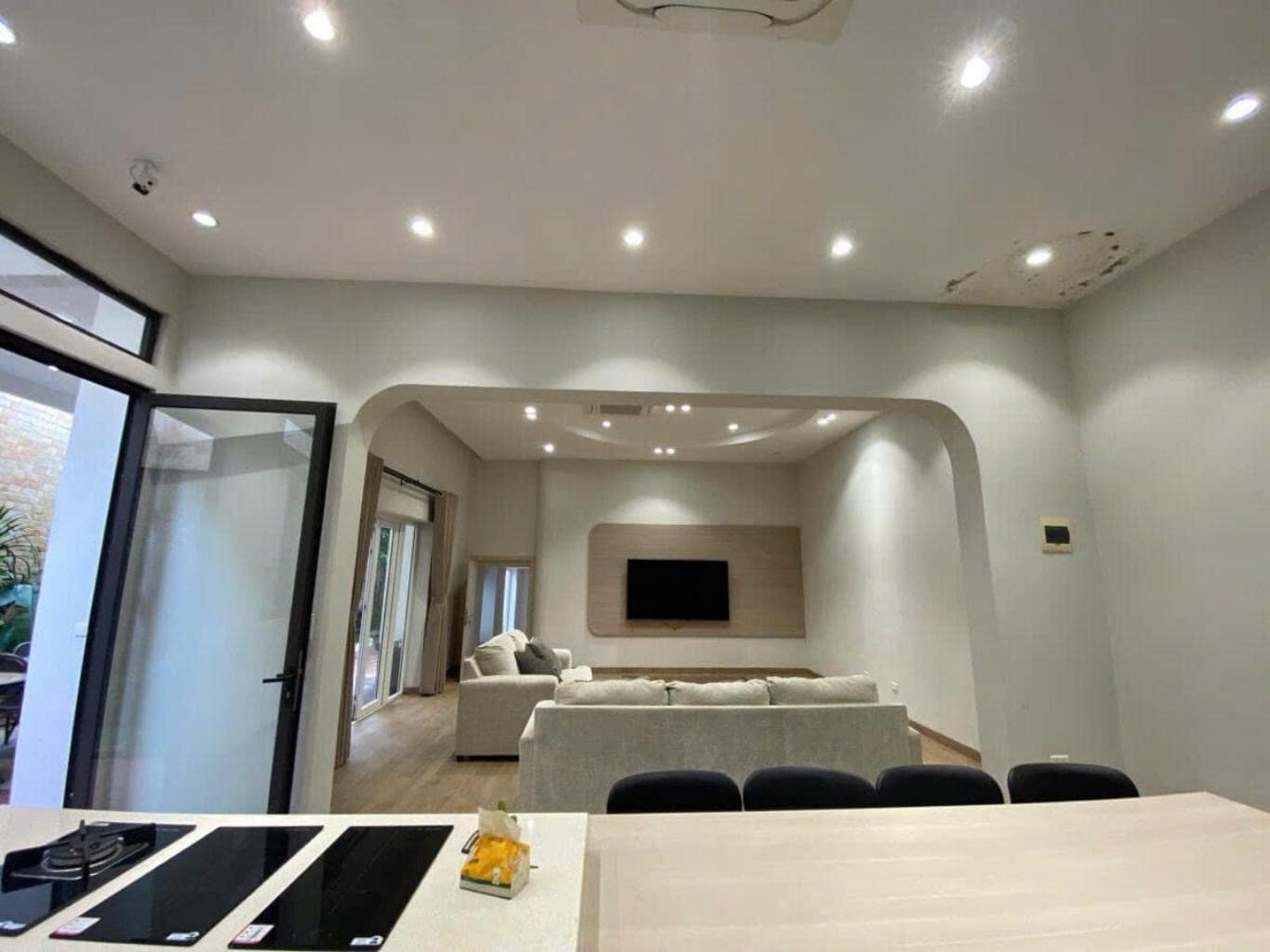 biệt thự sân vườn Ngọc Thuỵ, 320m x 4 tầng, mặt tiền 13.5m, phong cách Châu Âu, nội thất nhập khẩu, - Ảnh 2