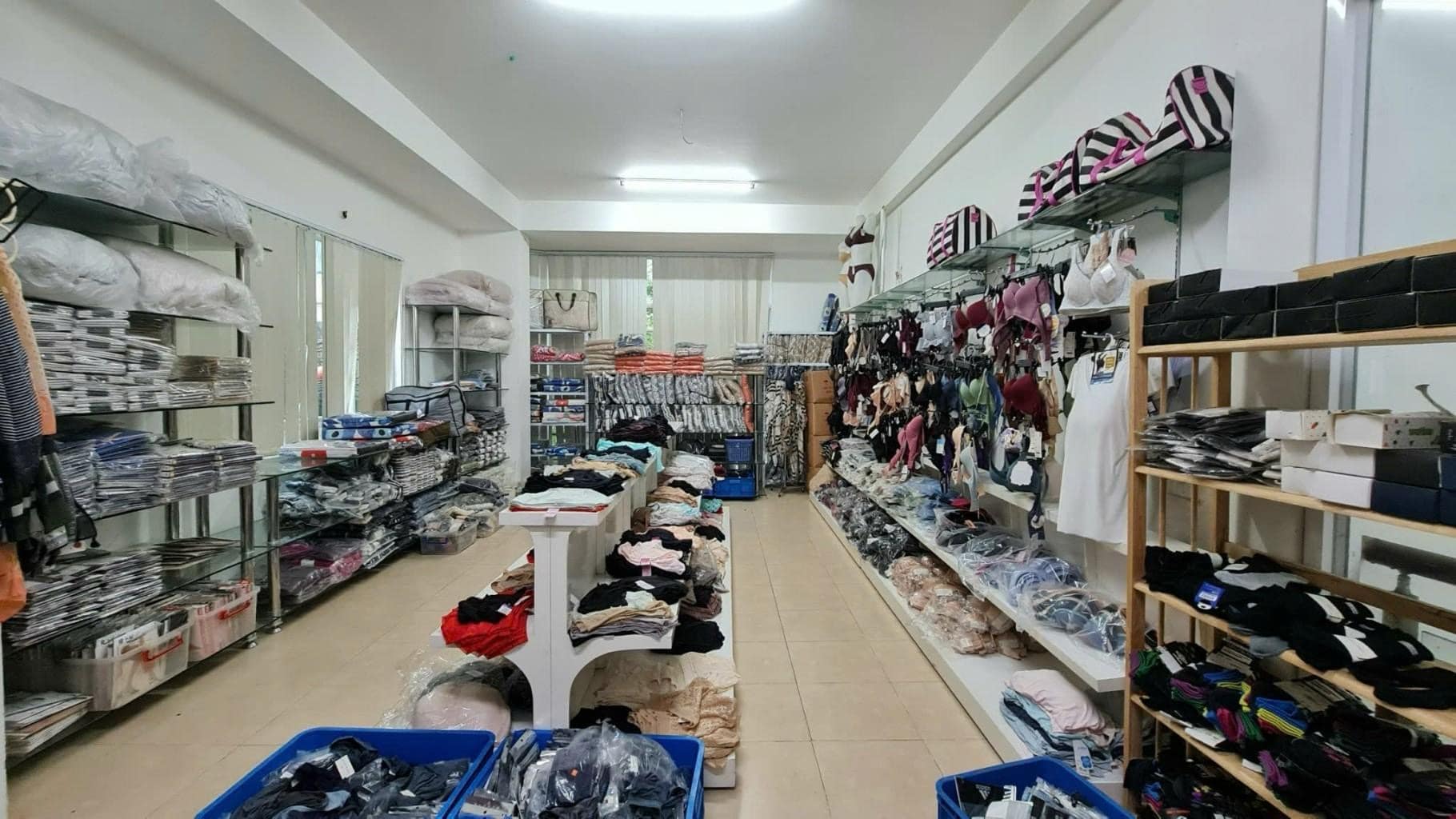 bán nhà Nguyễn Sơn- bệnh viện Tâm Anh, 105m x 6 tầng, lô góc, thang máy, 2 mặt ôtô tránh - Ảnh 1