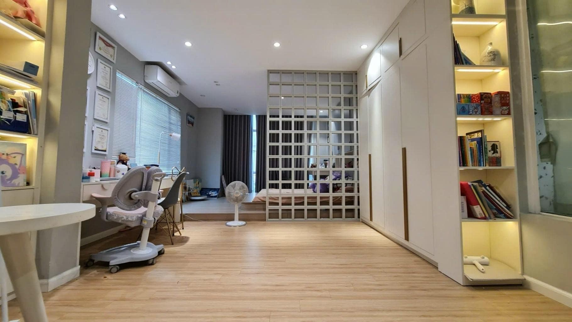 bán nhà Nguyễn Sơn- bệnh viện Tâm Anh, 105m x 6 tầng, lô góc, thang máy, 2 mặt ôtô tránh - Ảnh 3