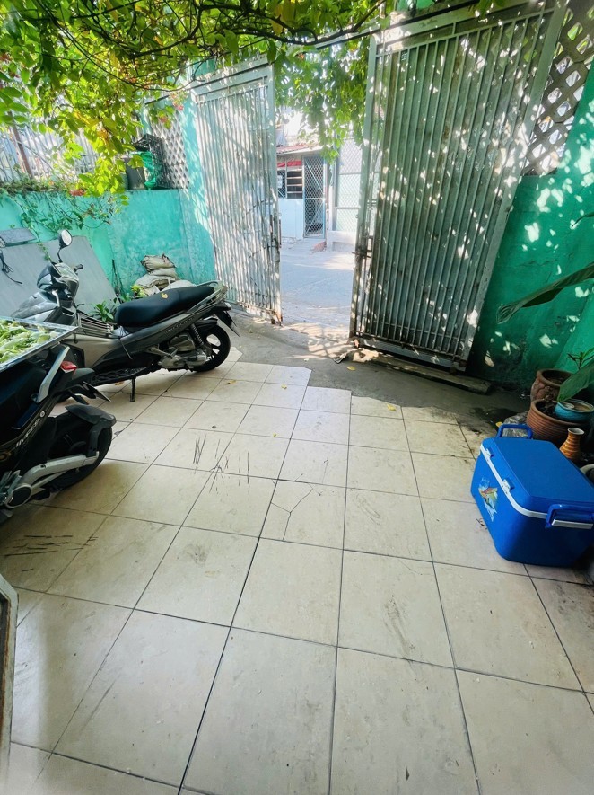 BÁN ĐẤT KÈM NHÀ CẤP 4 - NHÀ 2 MẶT TIỀN TRƯỚC VÀ SAU - ĐƯỜNG LINH ĐÔNG - Ảnh 3
